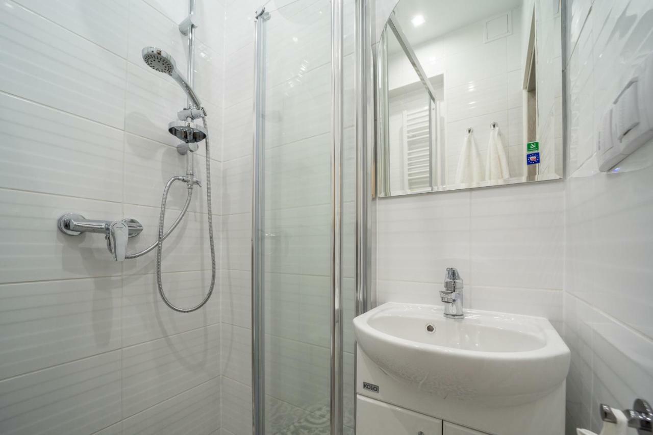 White Vision Apartment Opole Esterno foto