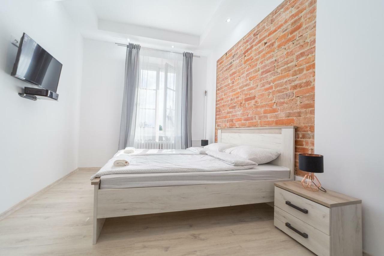 White Vision Apartment Opole Esterno foto